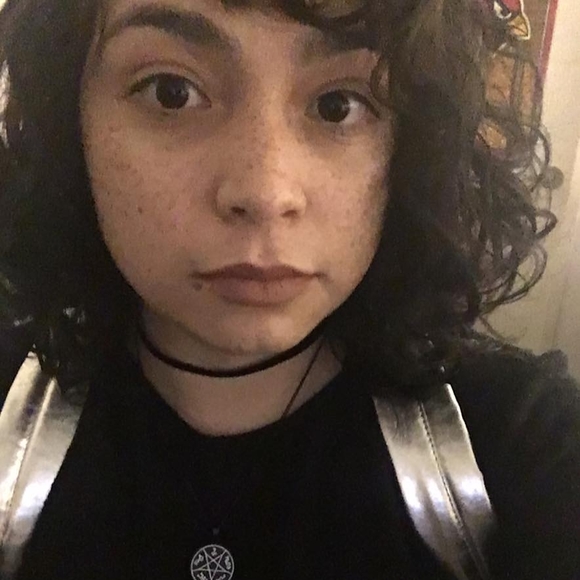 Meet your Posher, Andrea - Picture 1 of 1